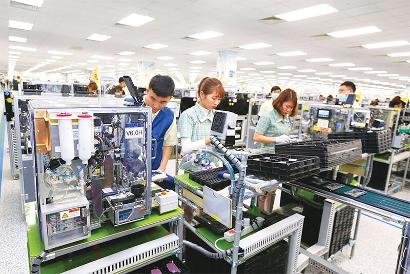 Leveraging firms’ strenuous efforts to maintain stable production and business, as well as active yet timely support from management agencies, the northern province of Thai Nguyen’s industrial production has regained some growth momentum despite bearing impacts from this year’s global troubles.